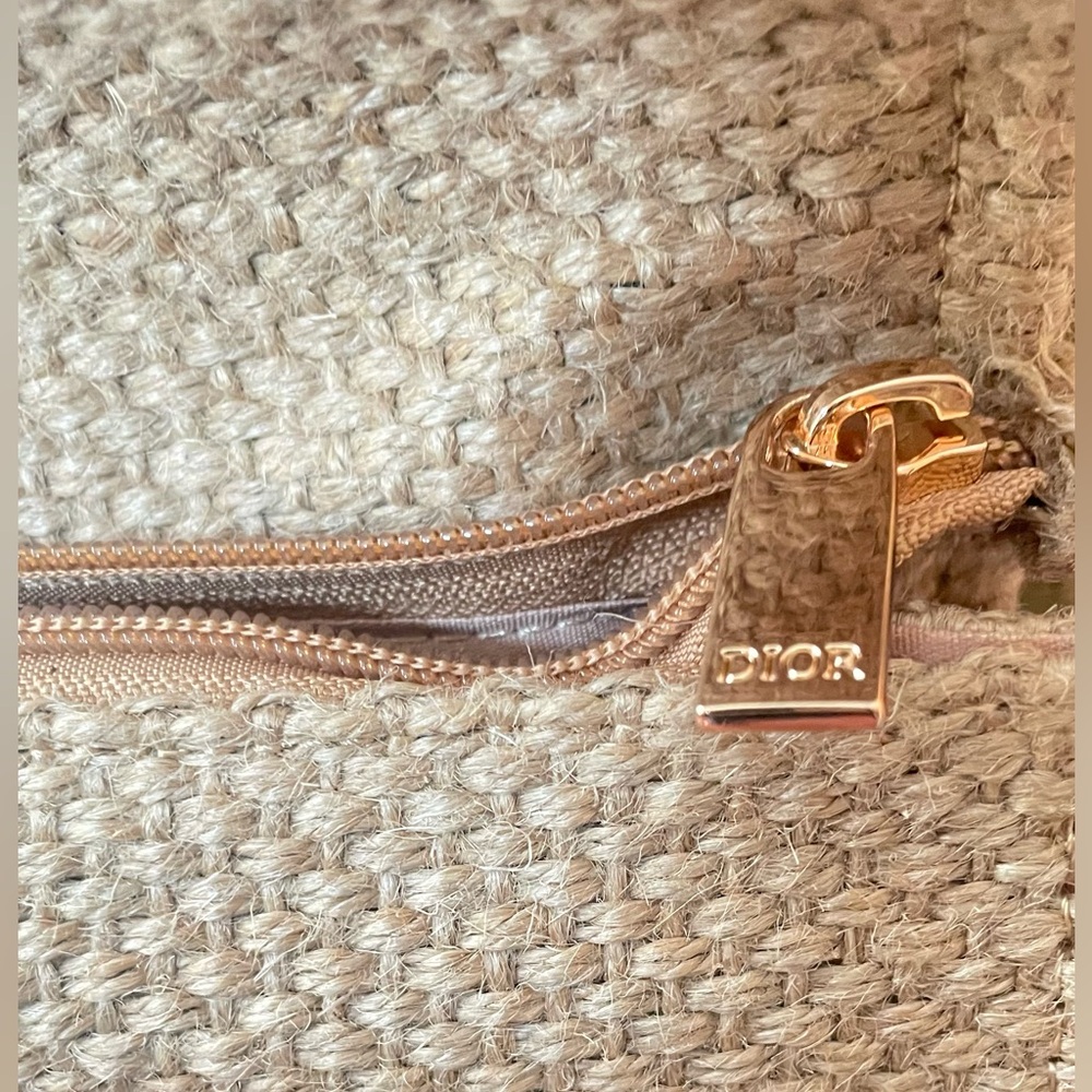Dior Raffia Clutch with bag with chain strap . NWT.
Box . GWP Item - Picture 8 of 11